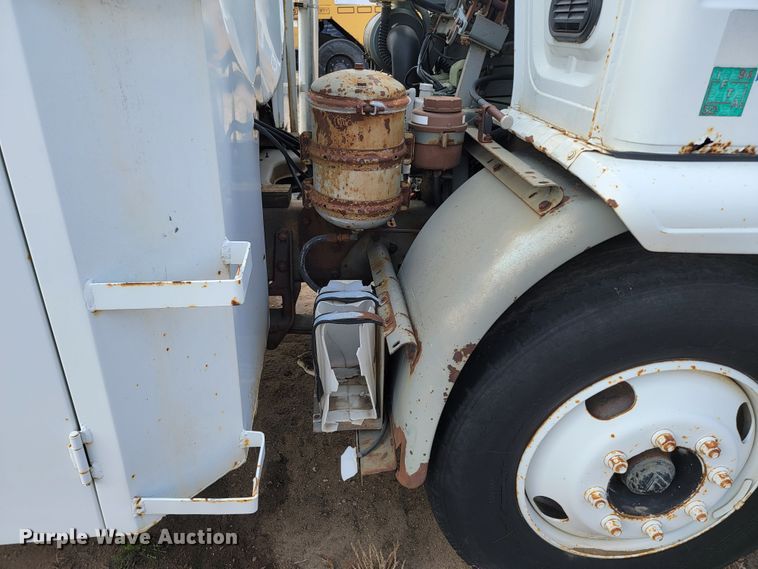 image for item ML9287 1985 Volvo F612  fuel truck