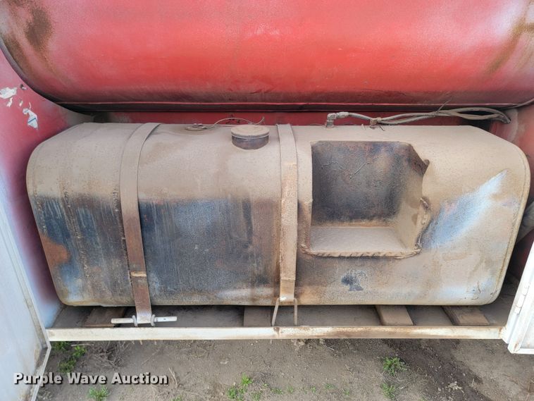 image for item ML9287 1985 Volvo F612  fuel truck