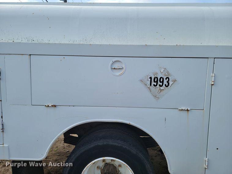 image for item ML9287 1985 Volvo F612  fuel truck