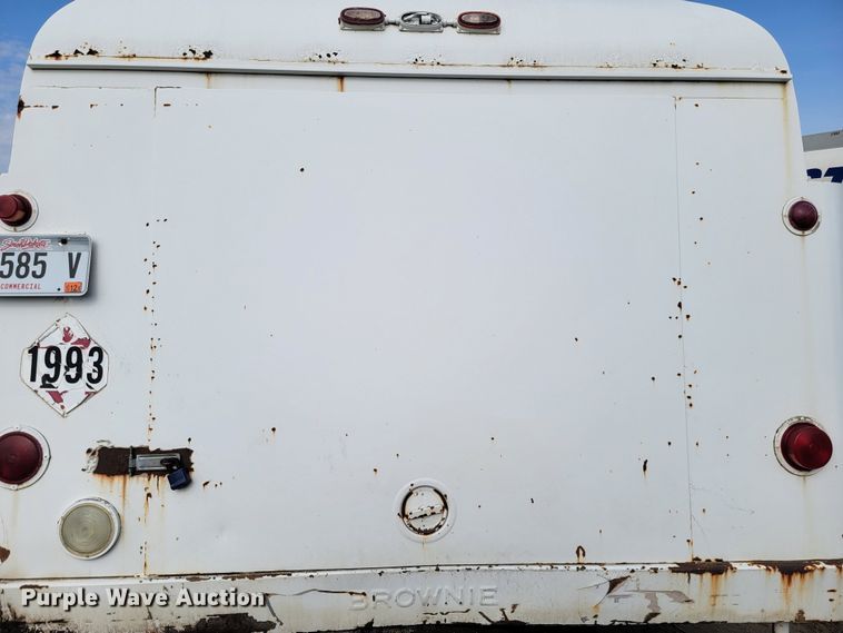 image for item ML9287 1985 Volvo F612  fuel truck