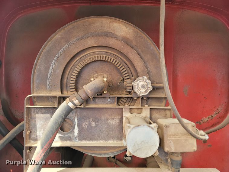 image for item ML9287 1985 Volvo F612  fuel truck