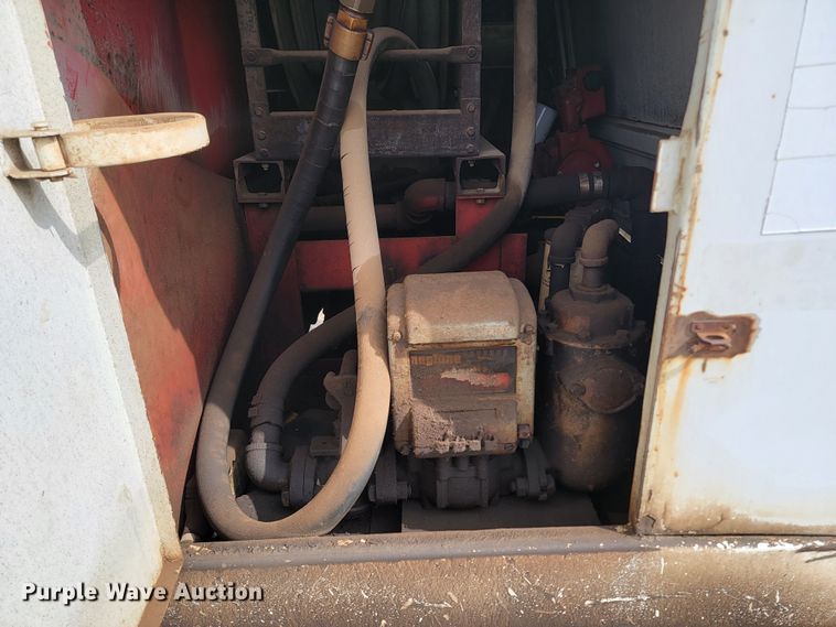 image for item ML9287 1985 Volvo F612  fuel truck