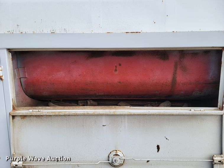 image for item ML9287 1985 Volvo F612  fuel truck