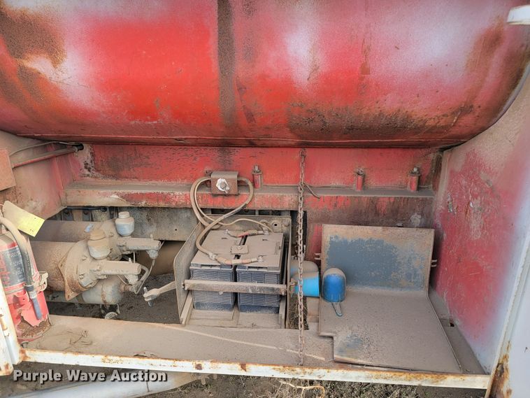 image for item ML9287 1985 Volvo F612  fuel truck