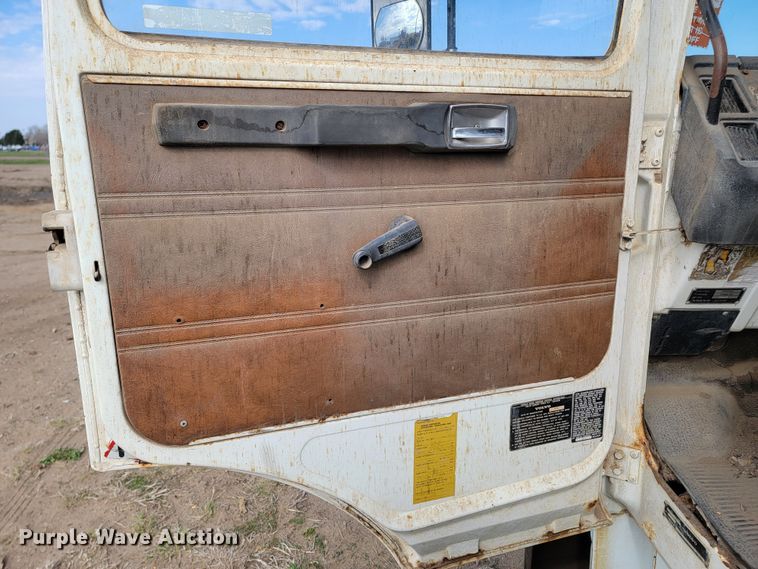 image for item ML9287 1985 Volvo F612  fuel truck