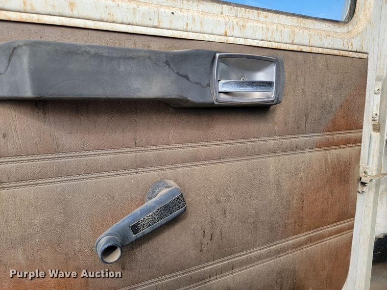 image for item ML9287 1985 Volvo F612  fuel truck