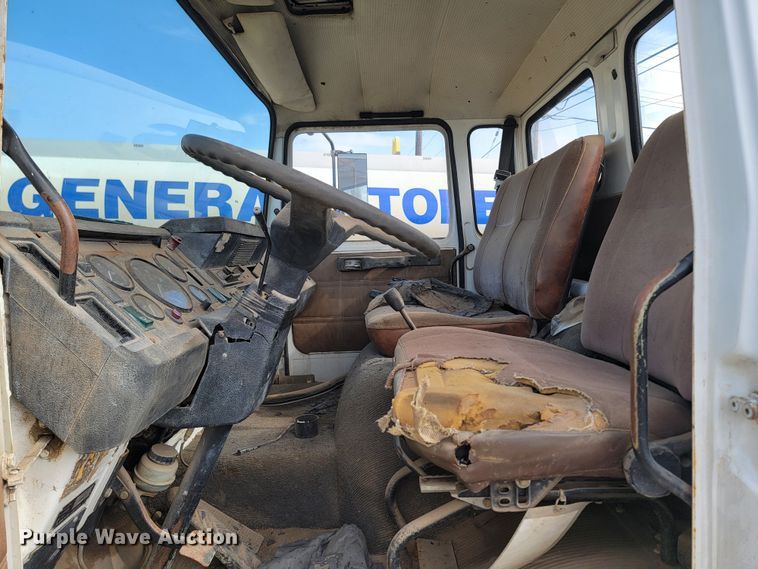 image for item ML9287 1985 Volvo F612  fuel truck