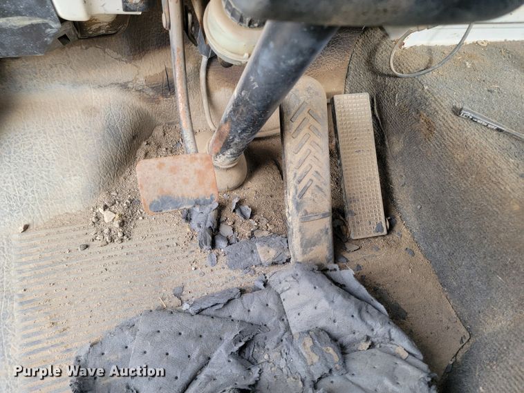 image for item ML9287 1985 Volvo F612  fuel truck