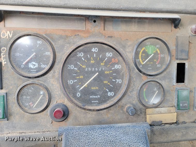 image for item ML9287 1985 Volvo F612  fuel truck