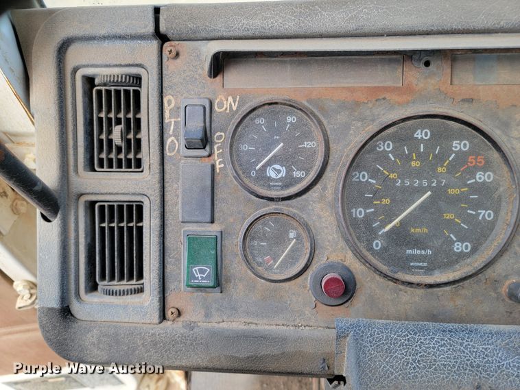 image for item ML9287 1985 Volvo F612  fuel truck