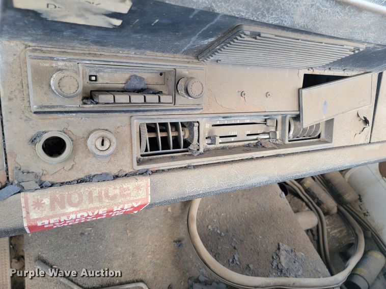 image for item ML9287 1985 Volvo F612  fuel truck