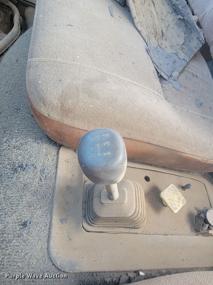 image for item ML9287 1985 Volvo F612  fuel truck