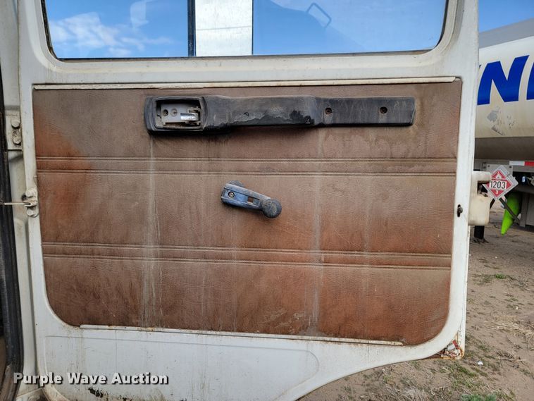 image for item ML9287 1985 Volvo F612  fuel truck