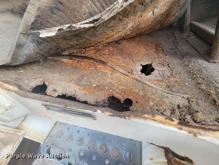 image for item ML9287 1985 Volvo F612  fuel truck