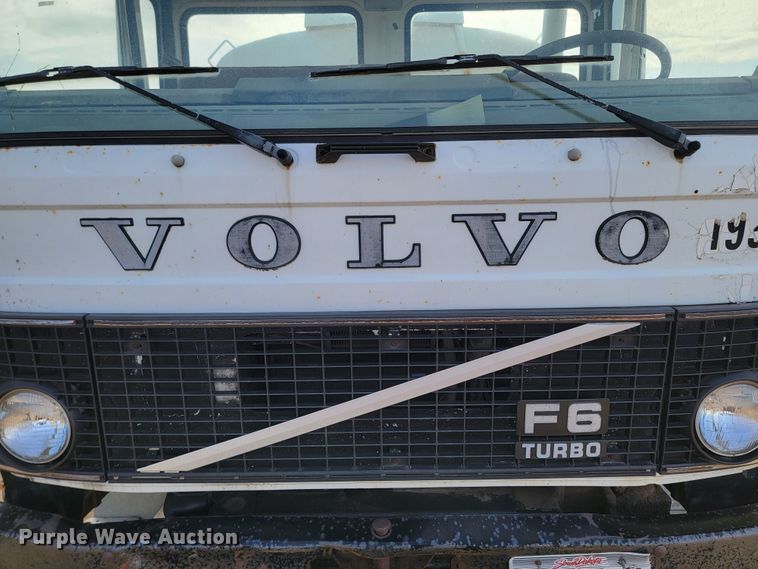 image for item ML9287 1985 Volvo F612  fuel truck