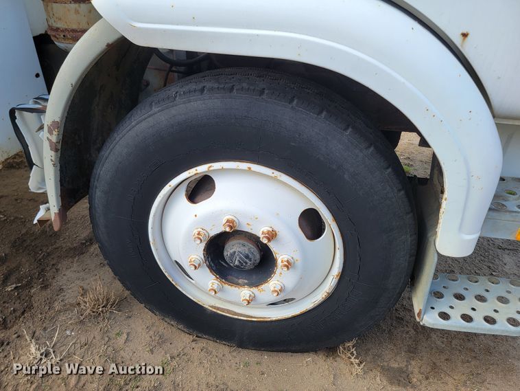 image for item ML9287 1985 Volvo F612  fuel truck