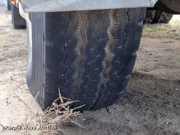 image for item ML9287 1985 Volvo F612  fuel truck