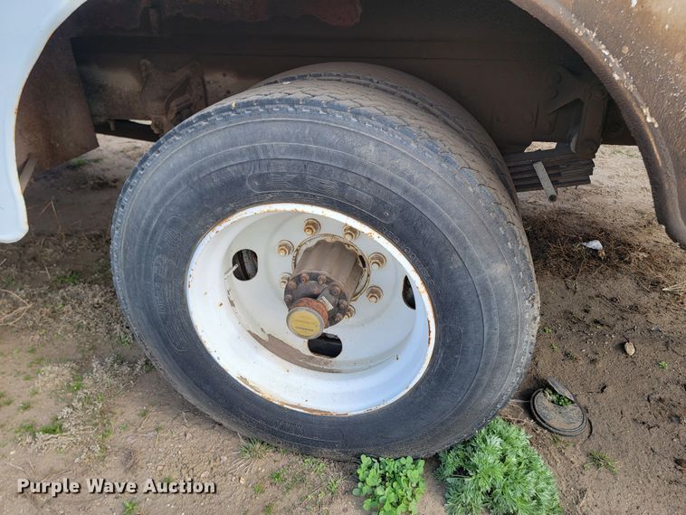 image for item ML9287 1985 Volvo F612  fuel truck