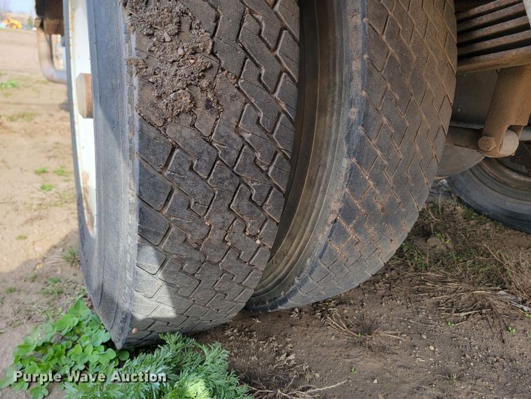 image for item ML9287 1985 Volvo F612  fuel truck