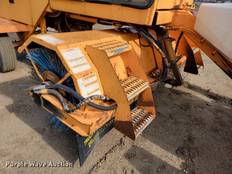 image for item ML9288 Rosco RB48  broom