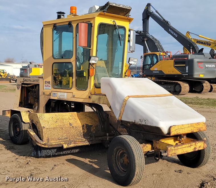 image for item ML9289 1997 Waldon Sweep Master 250  broom