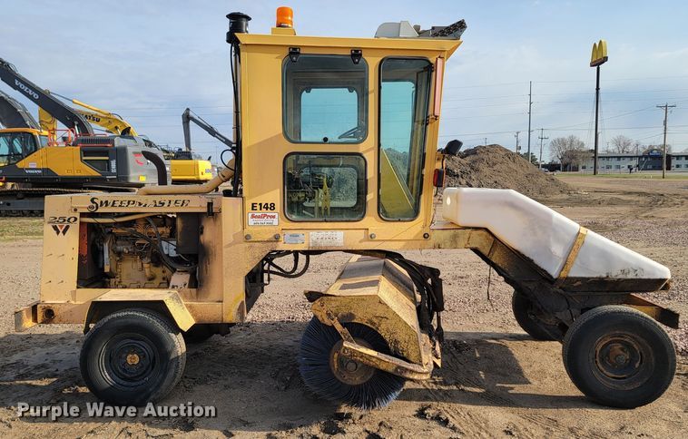 image for item ML9289 1997 Waldon Sweep Master 250  broom