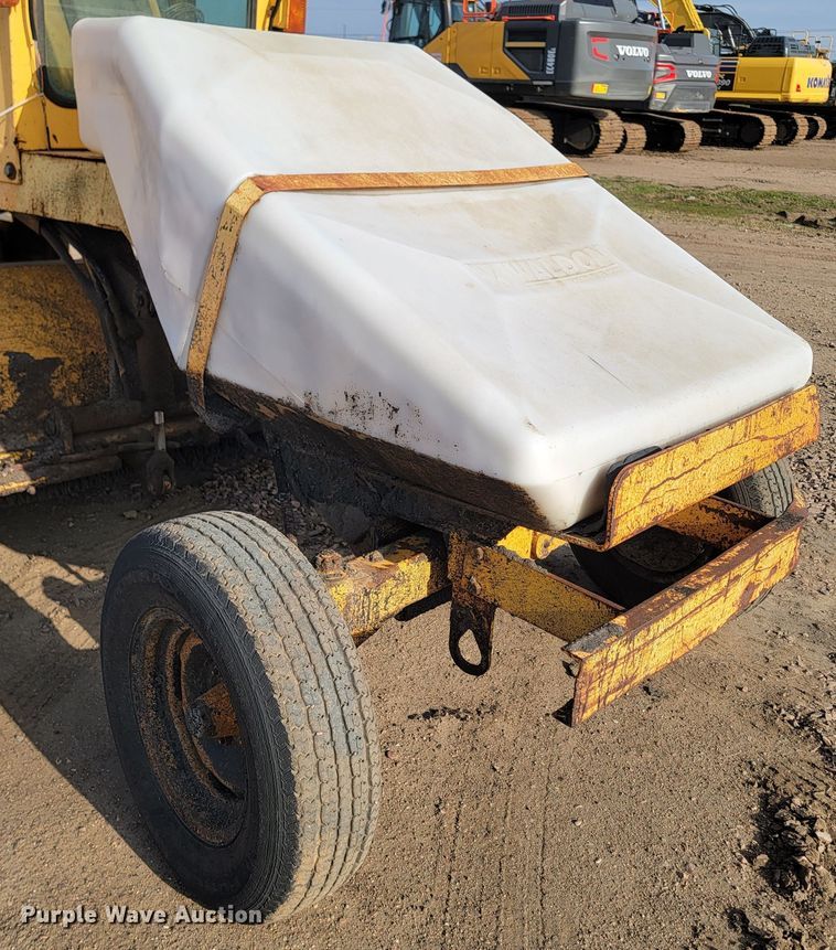 image for item ML9289 1997 Waldon Sweep Master 250  broom