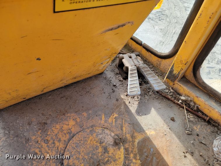 image for item ML9289 1997 Waldon Sweep Master 250  broom