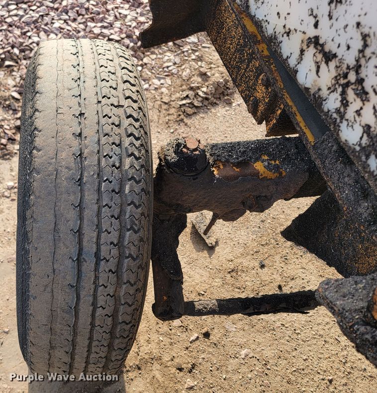 image for item ML9289 1997 Waldon Sweep Master 250  broom