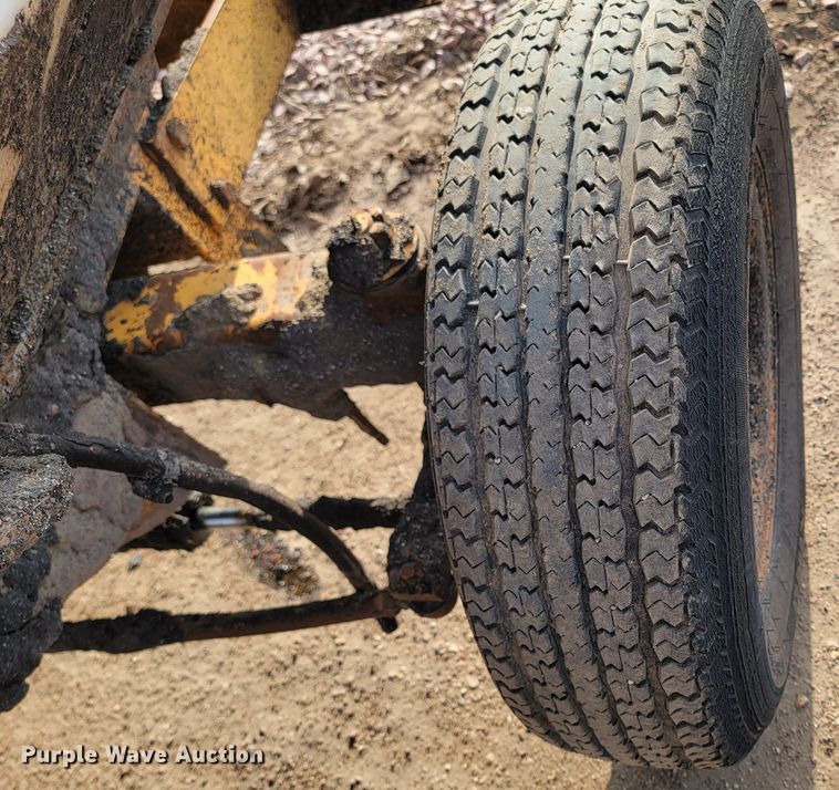 image for item ML9289 1997 Waldon Sweep Master 250  broom