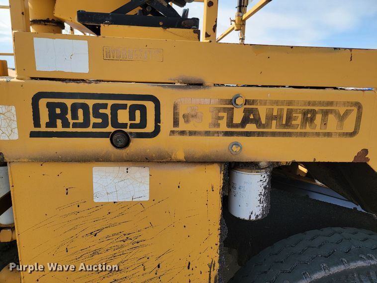 image for item ML9290 1997 Rosco SPRHH  chip spreader