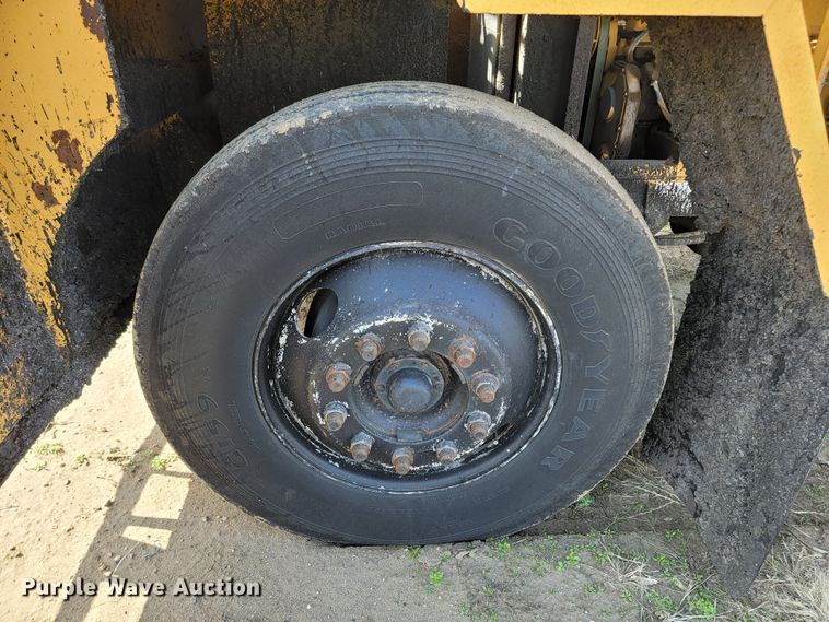 image for item ML9290 1997 Rosco SPRHH  chip spreader