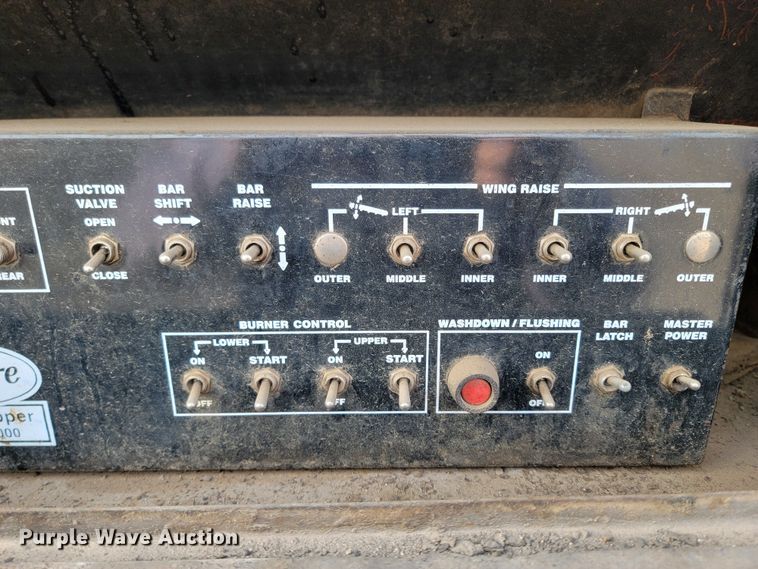 image for item ML9291 1991 International 2674  oil distributor truck