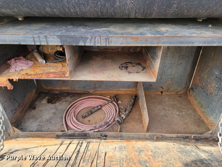 image for item ML9291 1991 International 2674  oil distributor truck