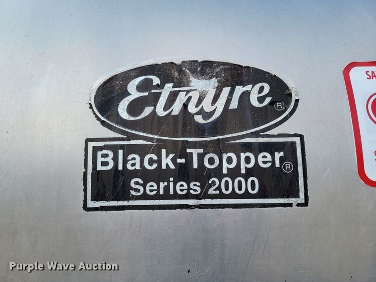 image for item ML9291 1991 International 2674  oil distributor truck