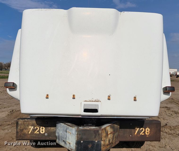 image for item ML9291 1991 International 2674  oil distributor truck