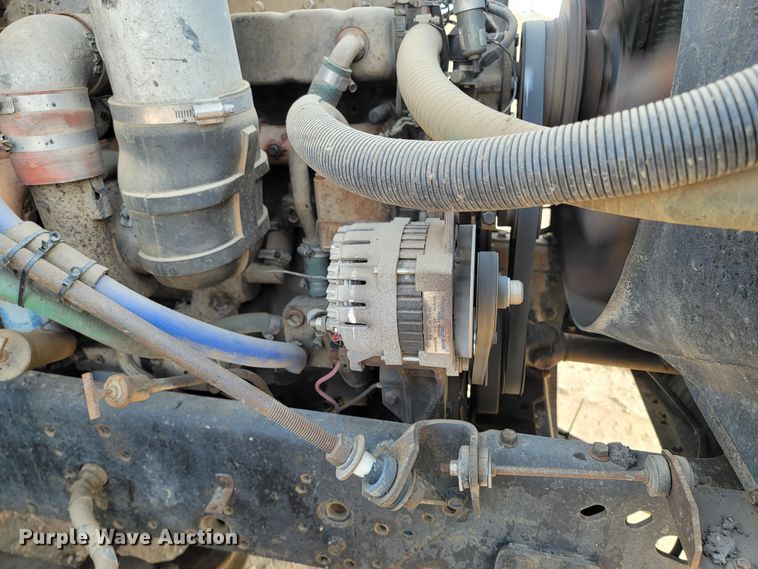 image for item ML9291 1991 International 2674  oil distributor truck