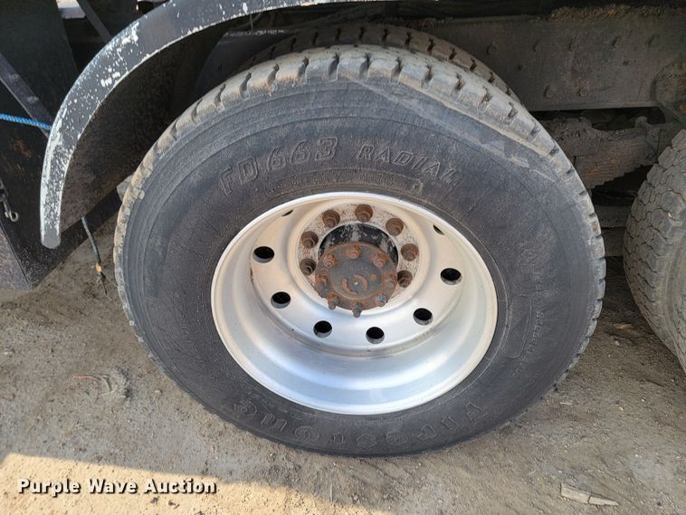 image for item ML9291 1991 International 2674  oil distributor truck