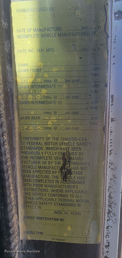 image for item ML9291 1991 International 2674  oil distributor truck