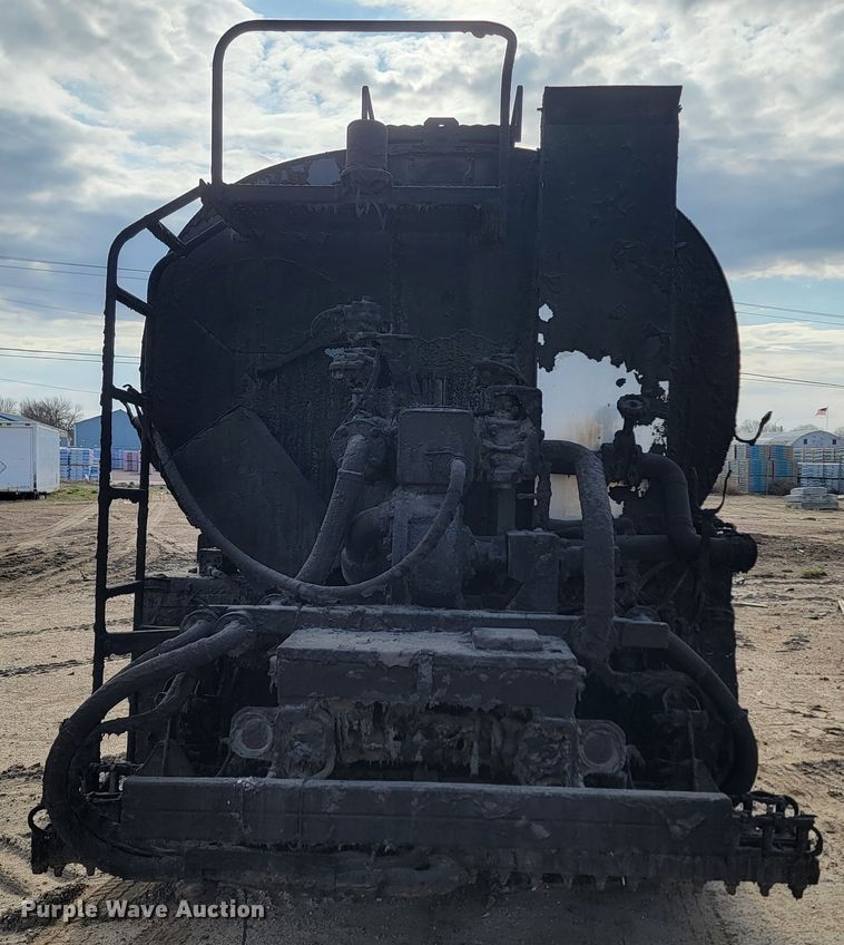 image for item ML9292 1999  Sterling LT9501  oil distributor truck