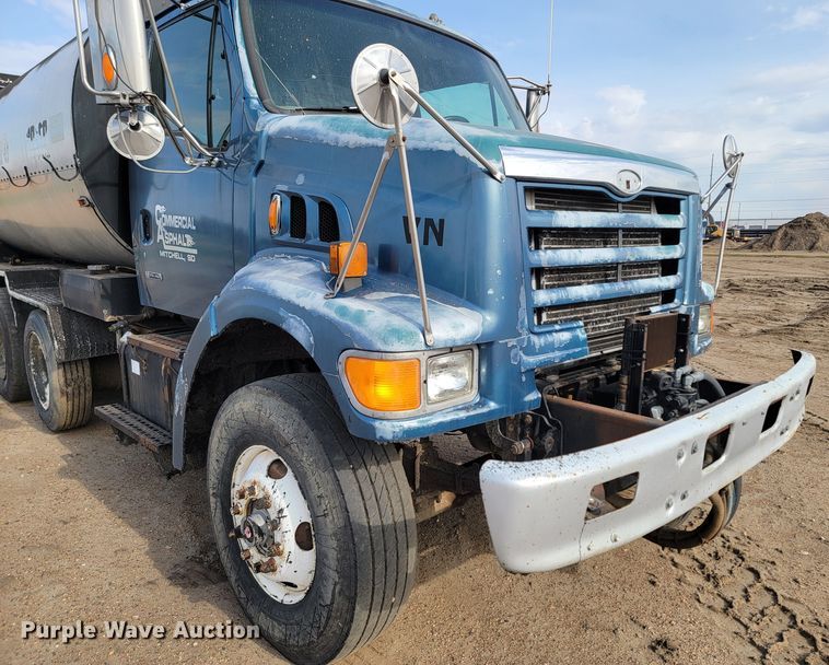 image for item ML9292 1999  Sterling LT9501  oil distributor truck