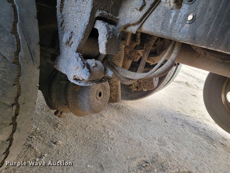 image for item ML9292 1999  Sterling LT9501  oil distributor truck