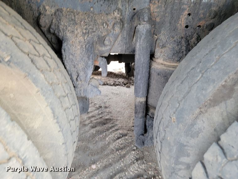 image for item ML9292 1999  Sterling LT9501  oil distributor truck