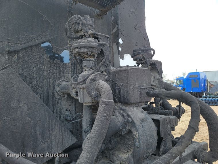 image for item ML9292 1999  Sterling LT9501  oil distributor truck