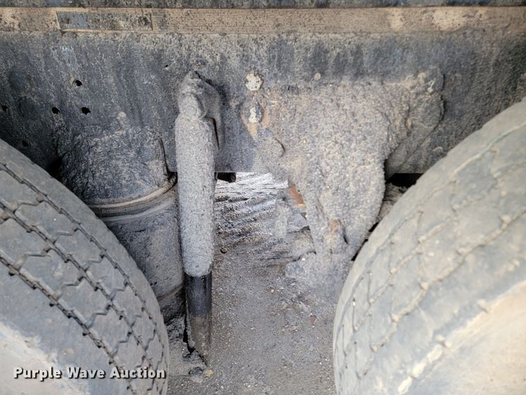 image for item ML9292 1999  Sterling LT9501  oil distributor truck