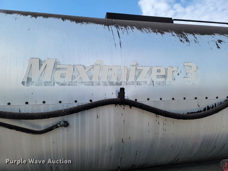 image for item ML9292 1999  Sterling LT9501  oil distributor truck