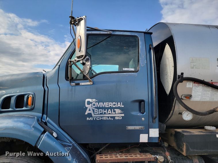 image for item ML9292 1999  Sterling LT9501  oil distributor truck