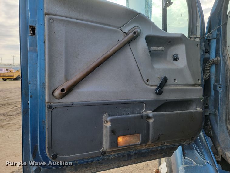 image for item ML9292 1999  Sterling LT9501  oil distributor truck