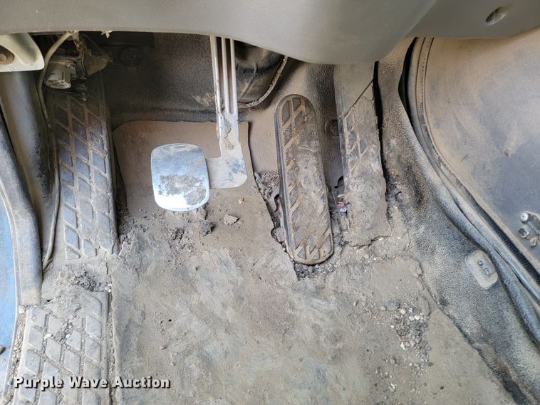 image for item ML9292 1999  Sterling LT9501  oil distributor truck