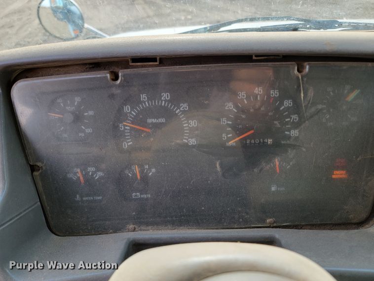 image for item ML9292 1999  Sterling LT9501  oil distributor truck